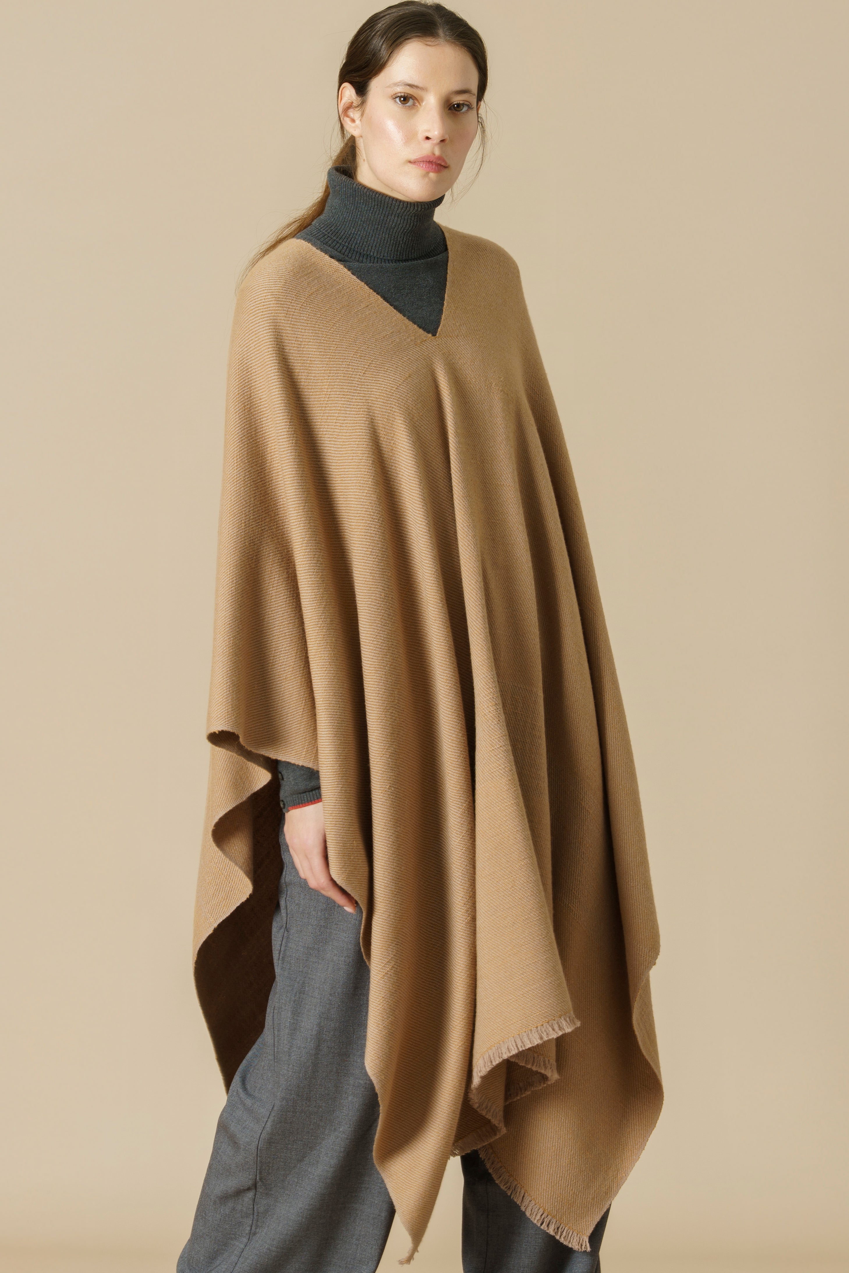 PONCHO VICUÑA