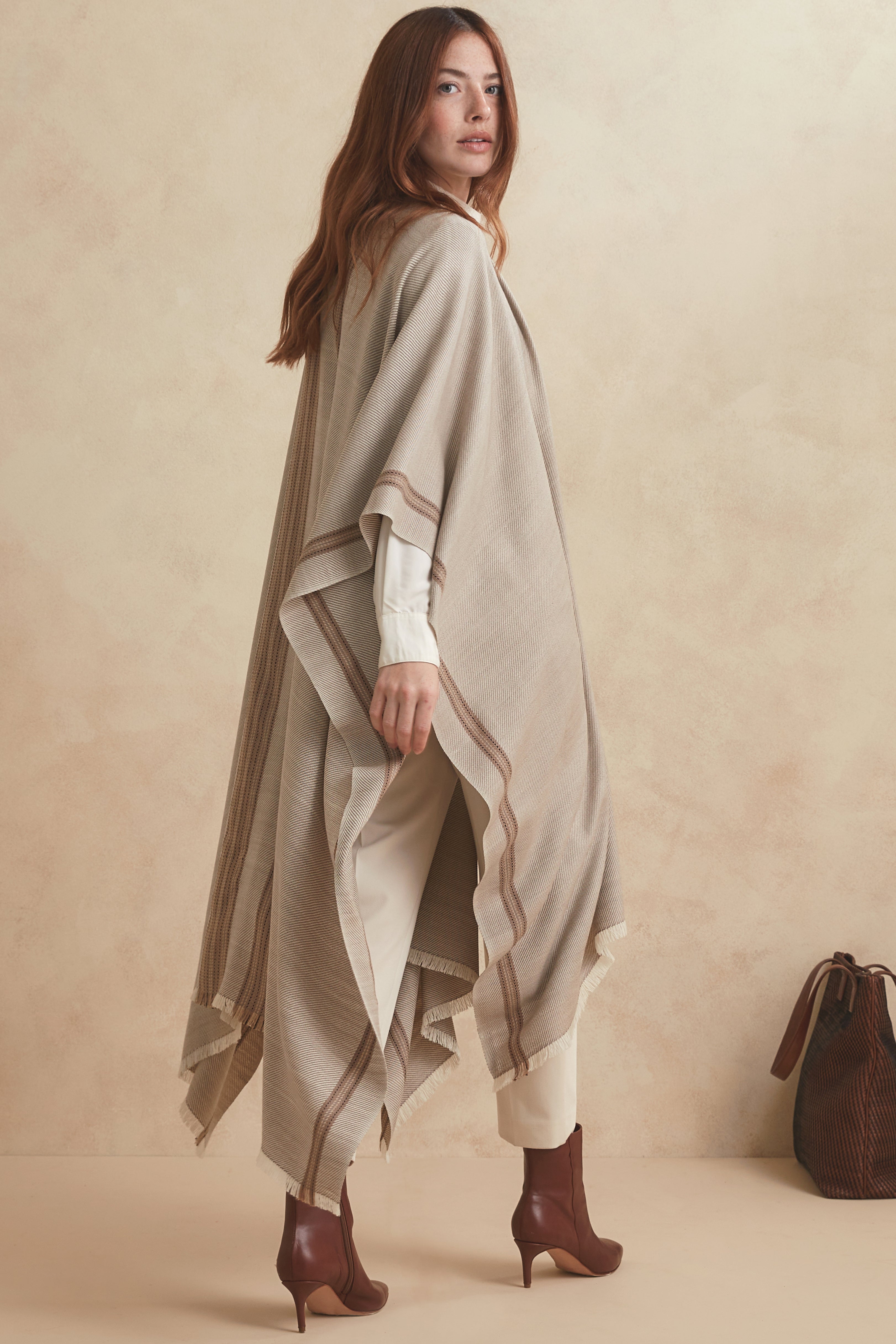 RUANA PAHUIL - cashmere camel