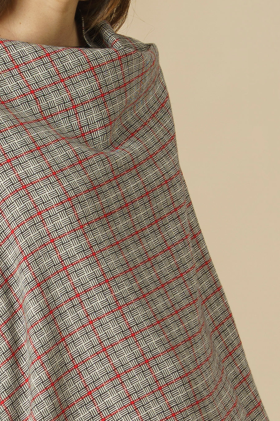 PONCHO BARRACÁN - crudo y negro