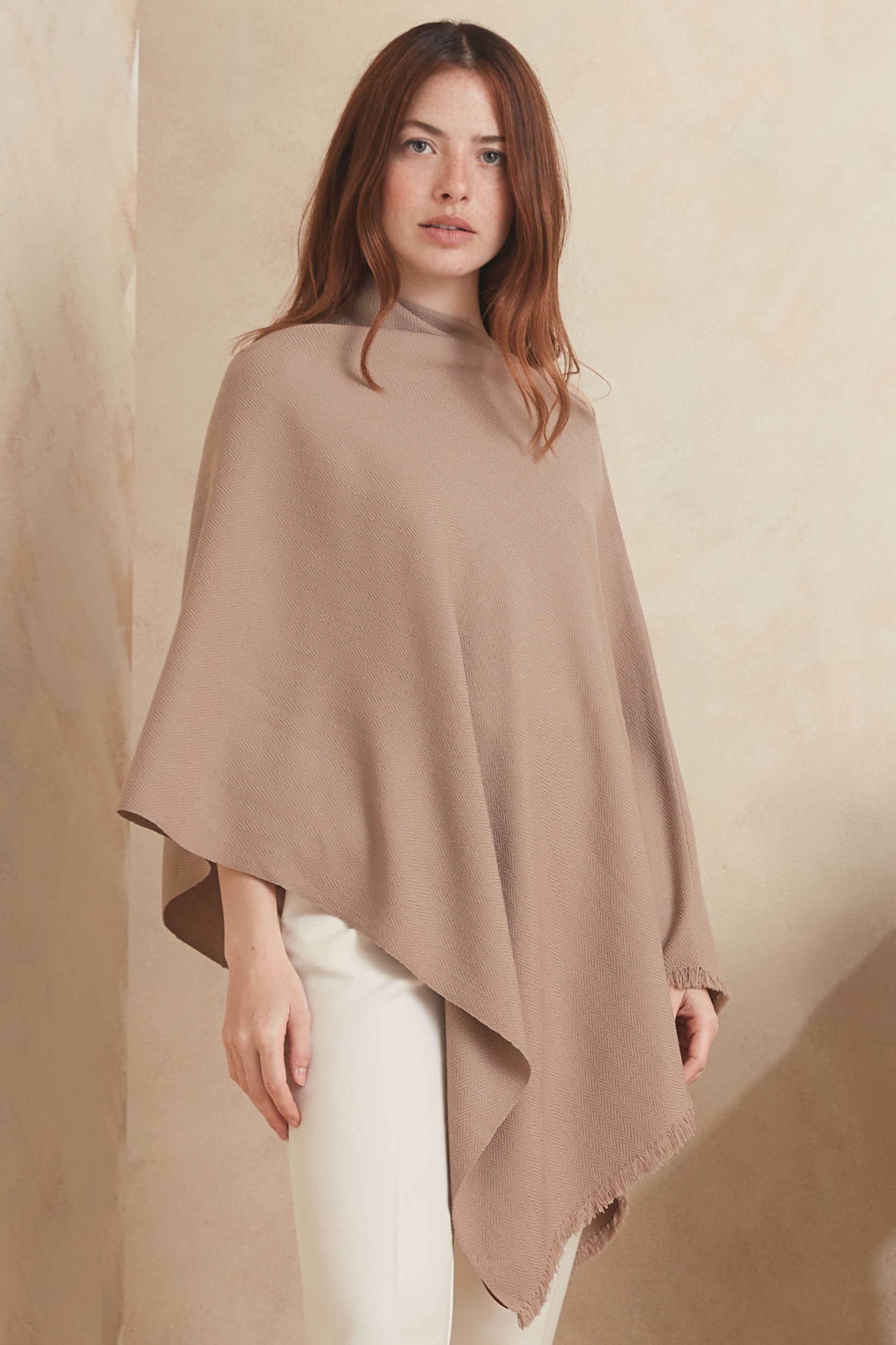 PONCHO LAIKUM - camel