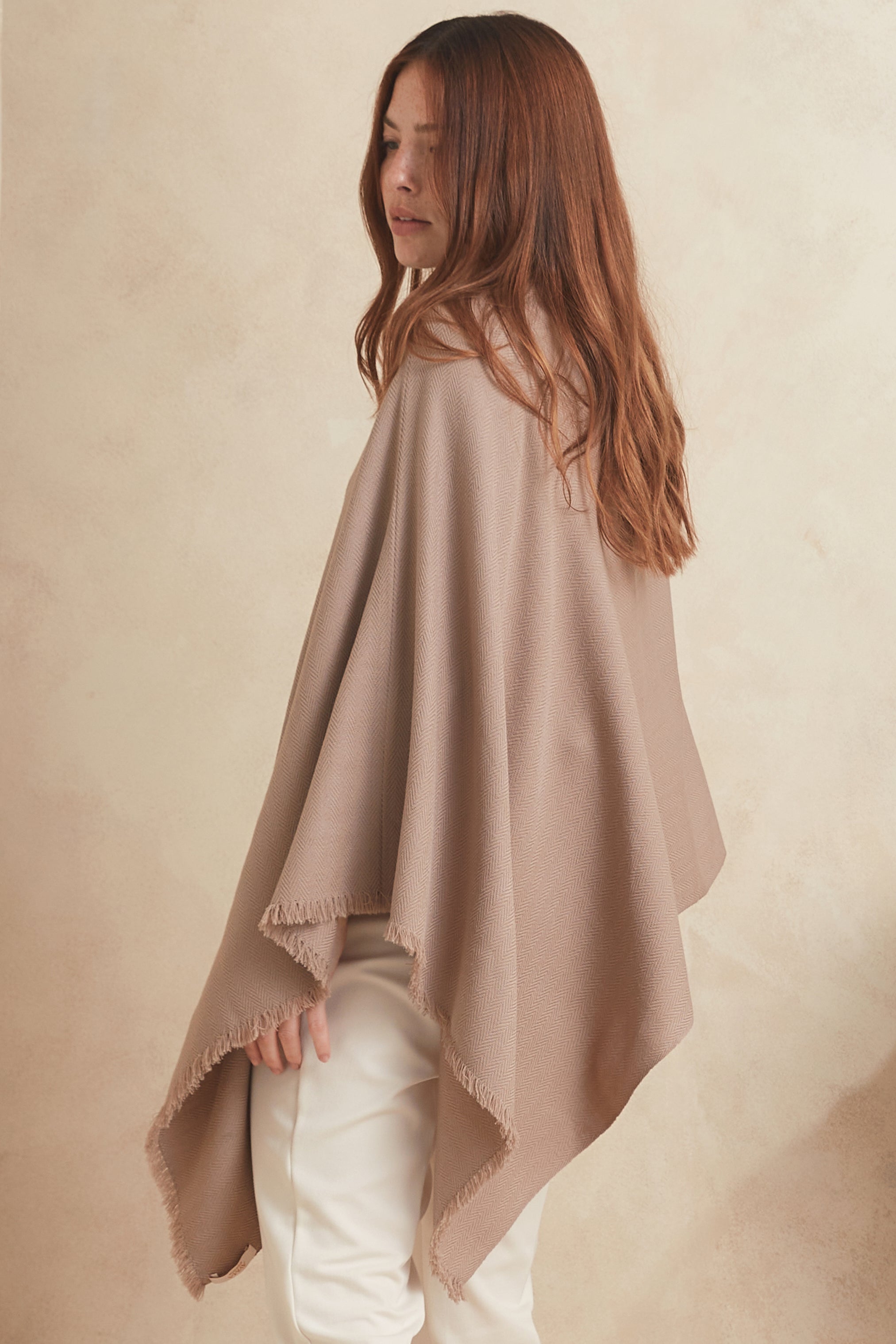 PONCHO LAIKUM - camel