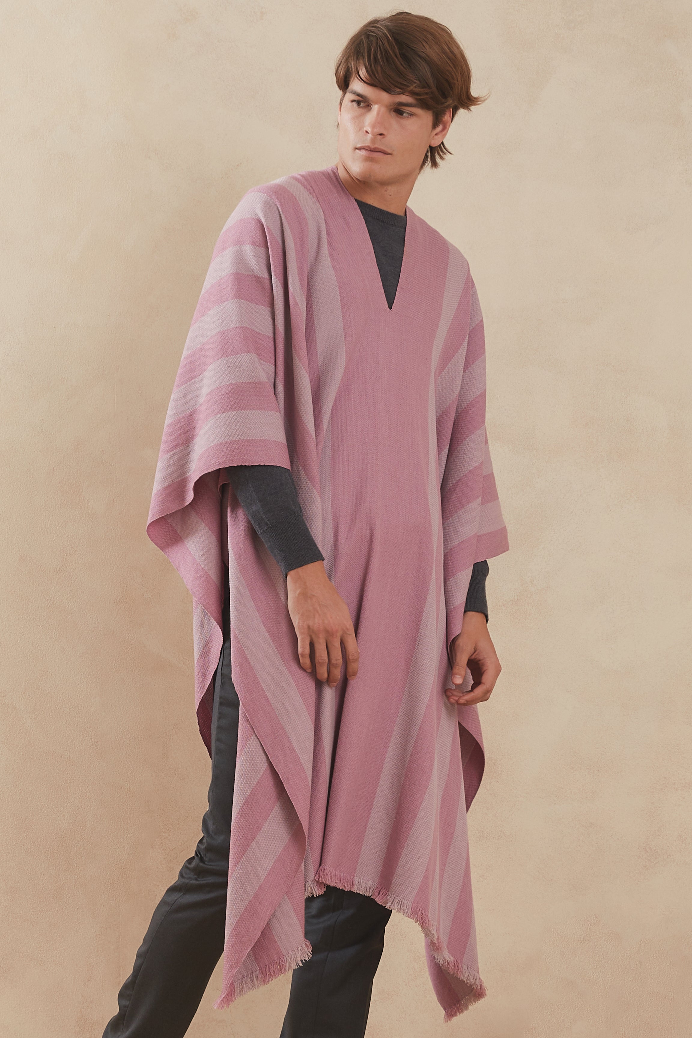 PONCHO LLOMEN