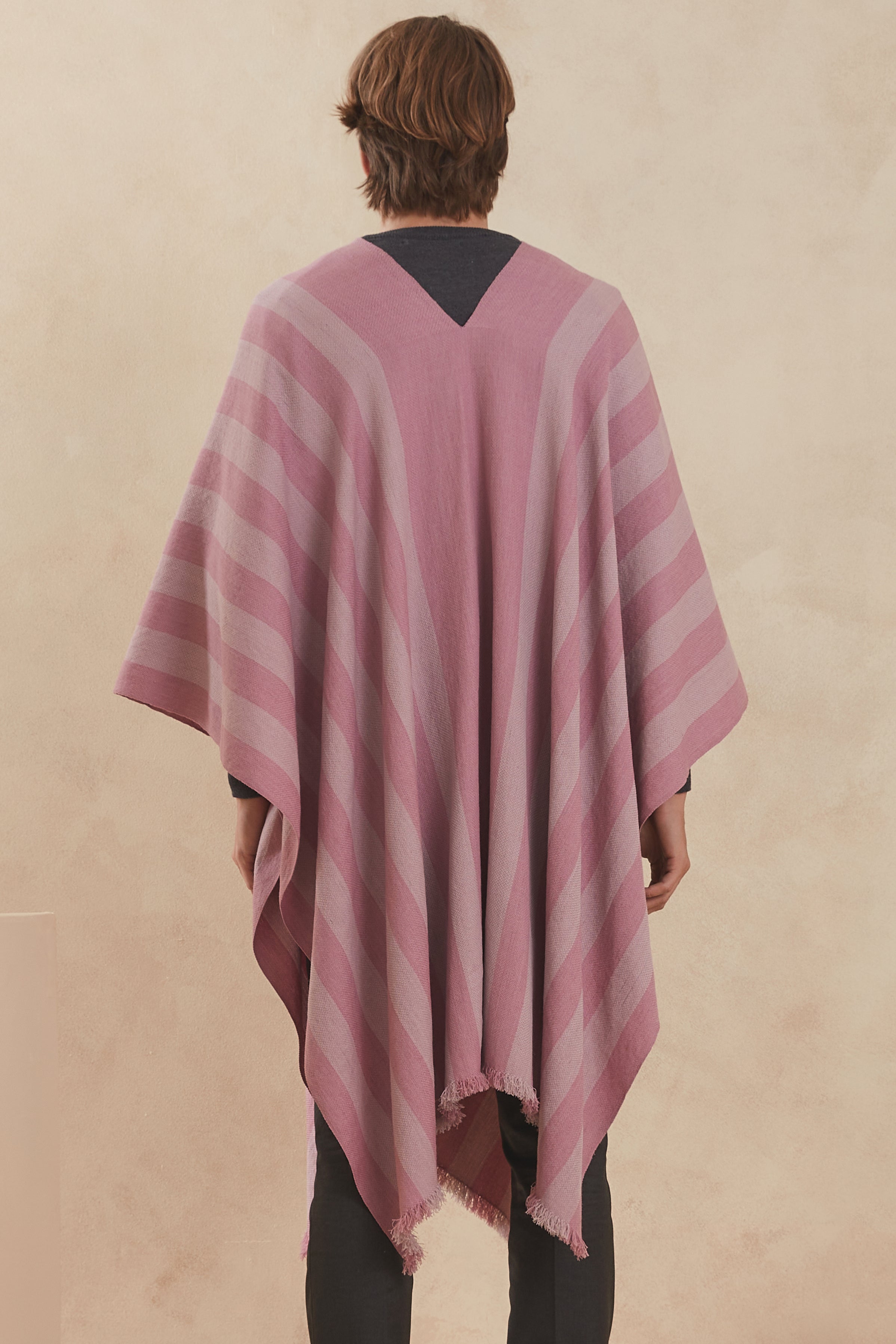 PONCHO LLOMEN