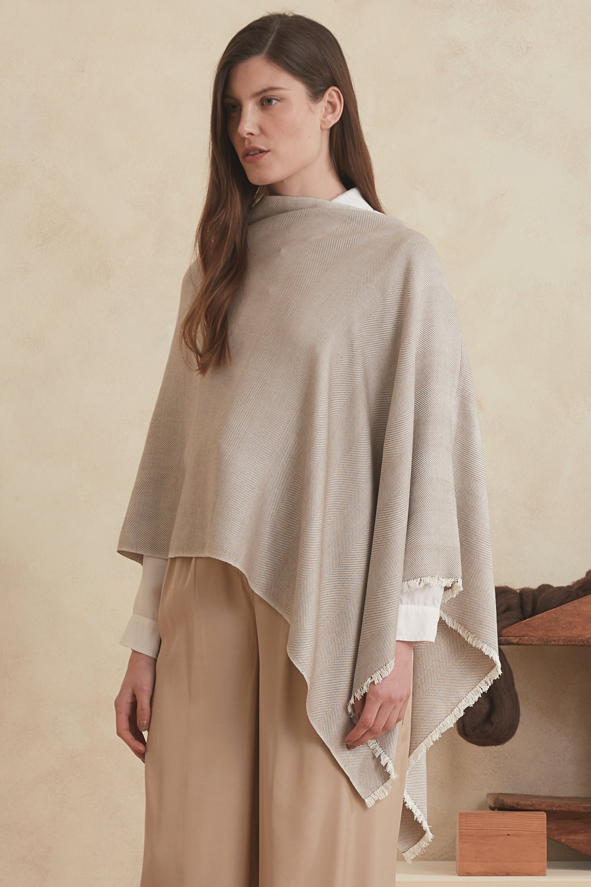 PONCHO SHEUEN - cashmere y seda