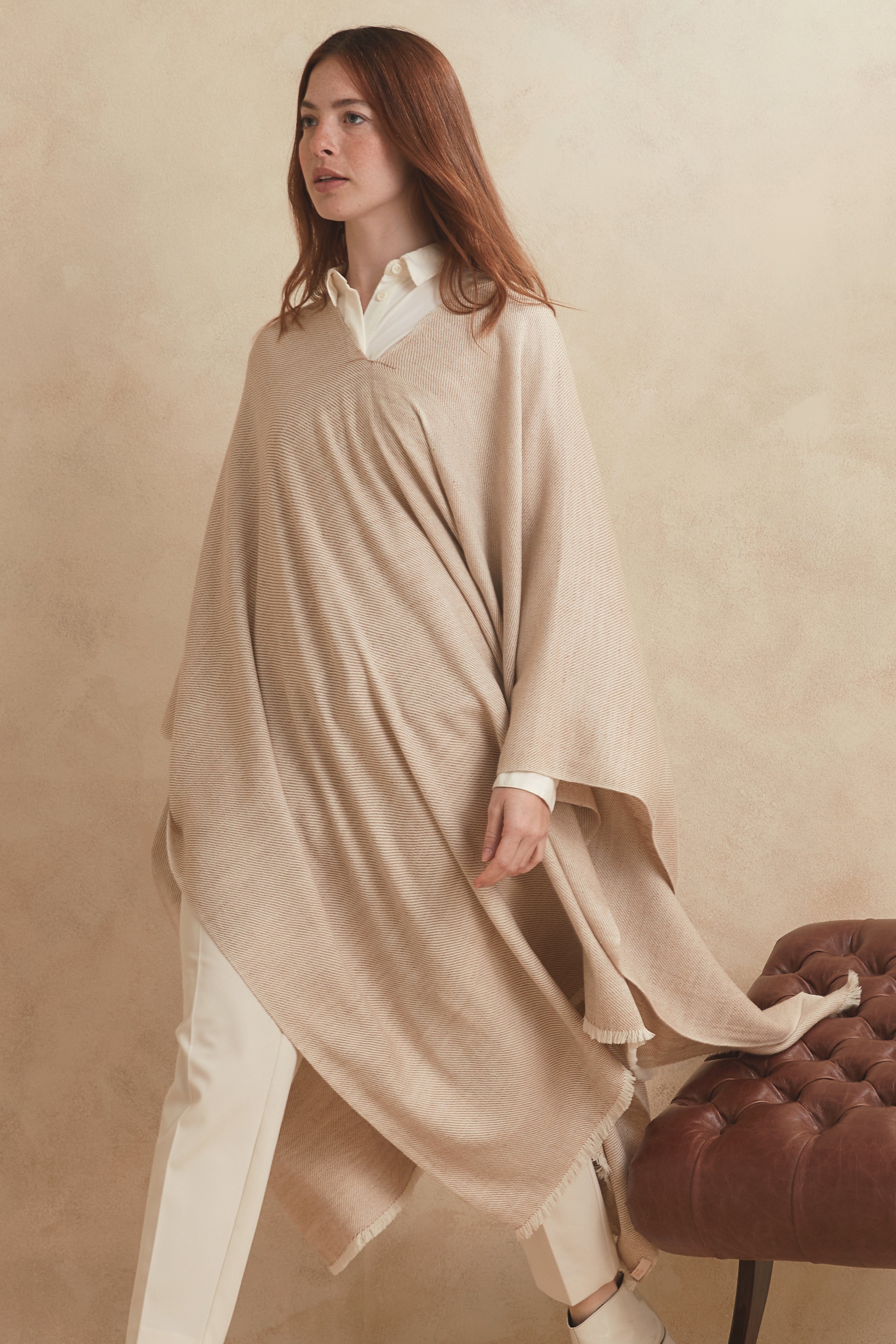 PONCHO NAU - guanaco