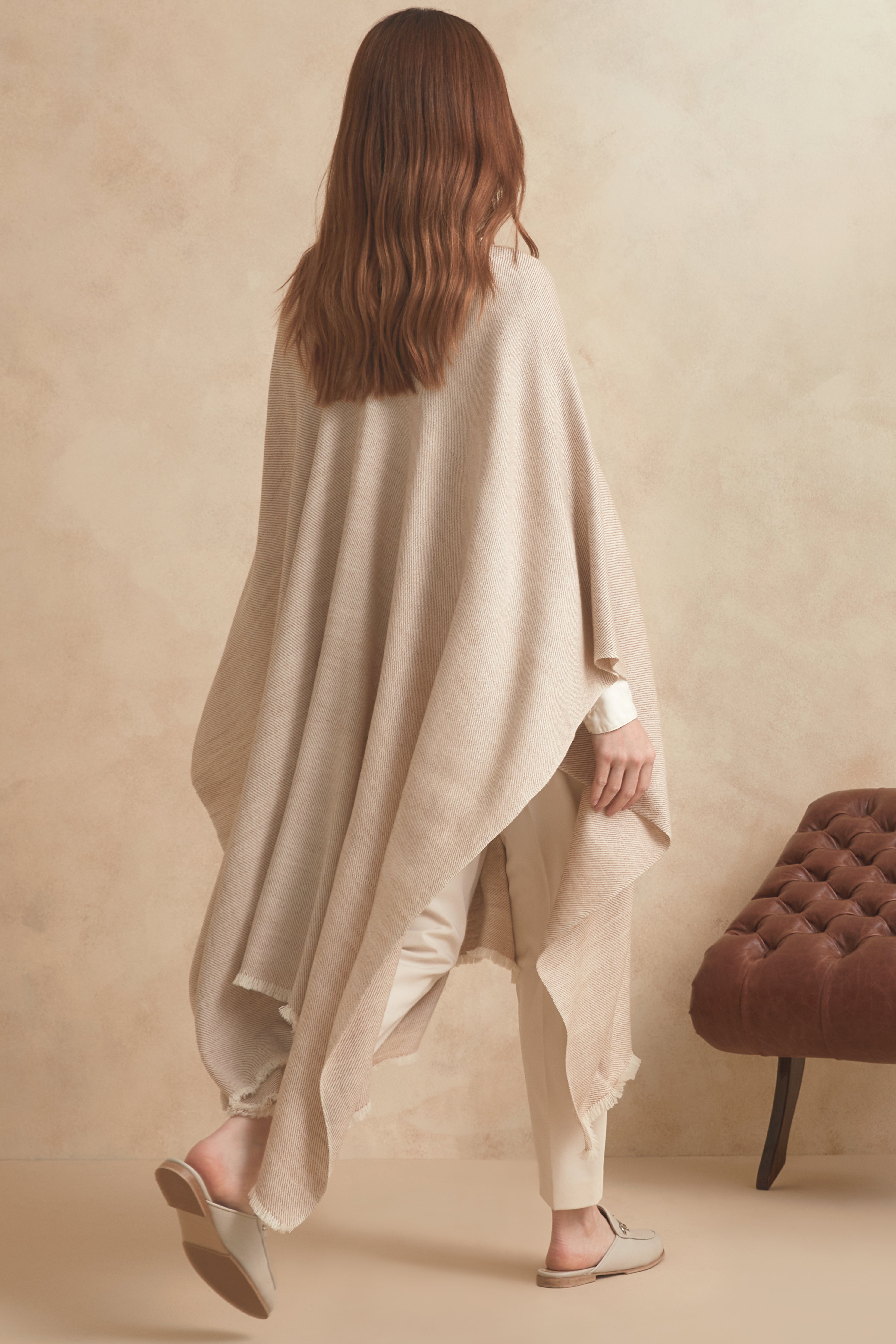 PONCHO NAU - guanaco