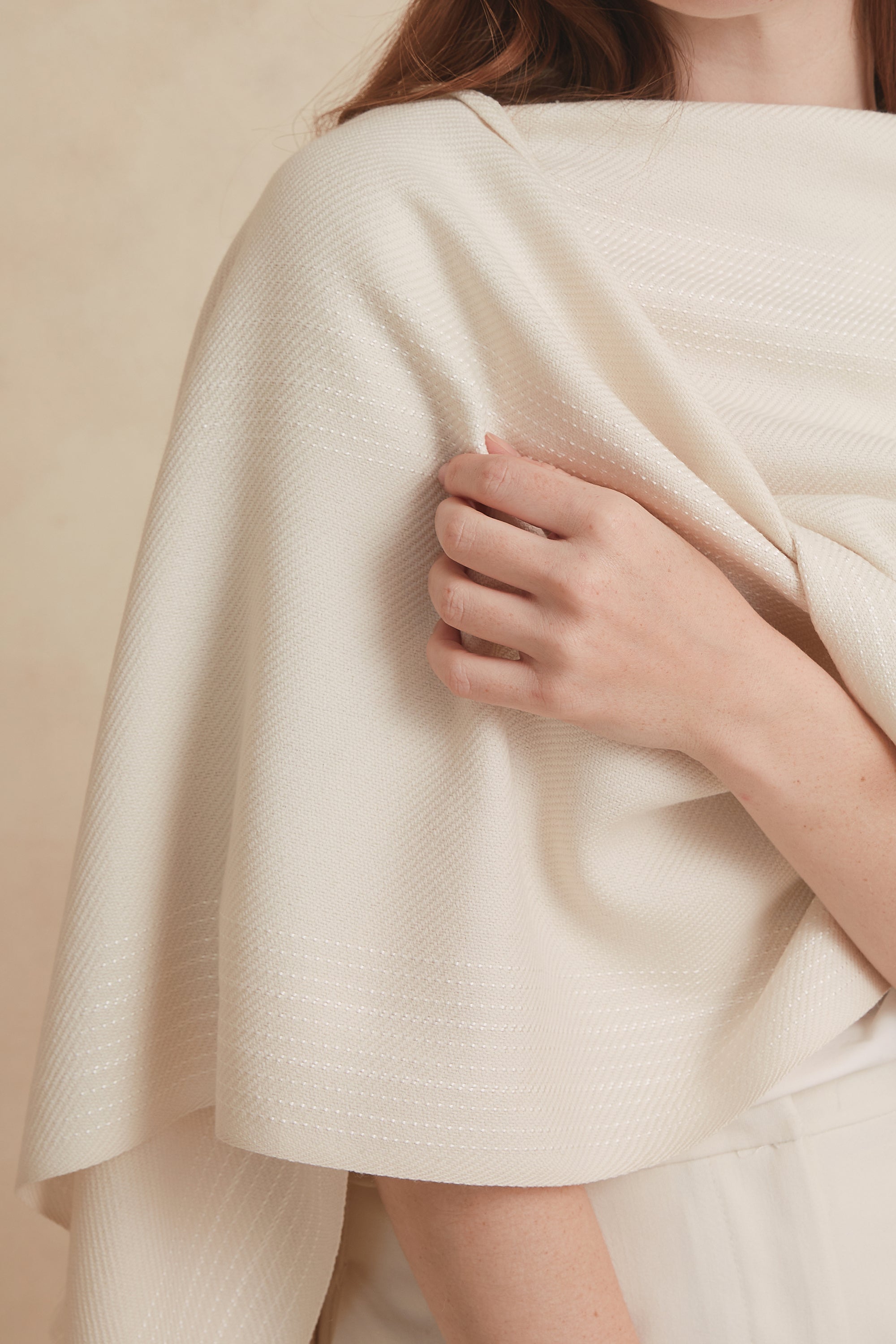 RUANA TANU - líneas de seda