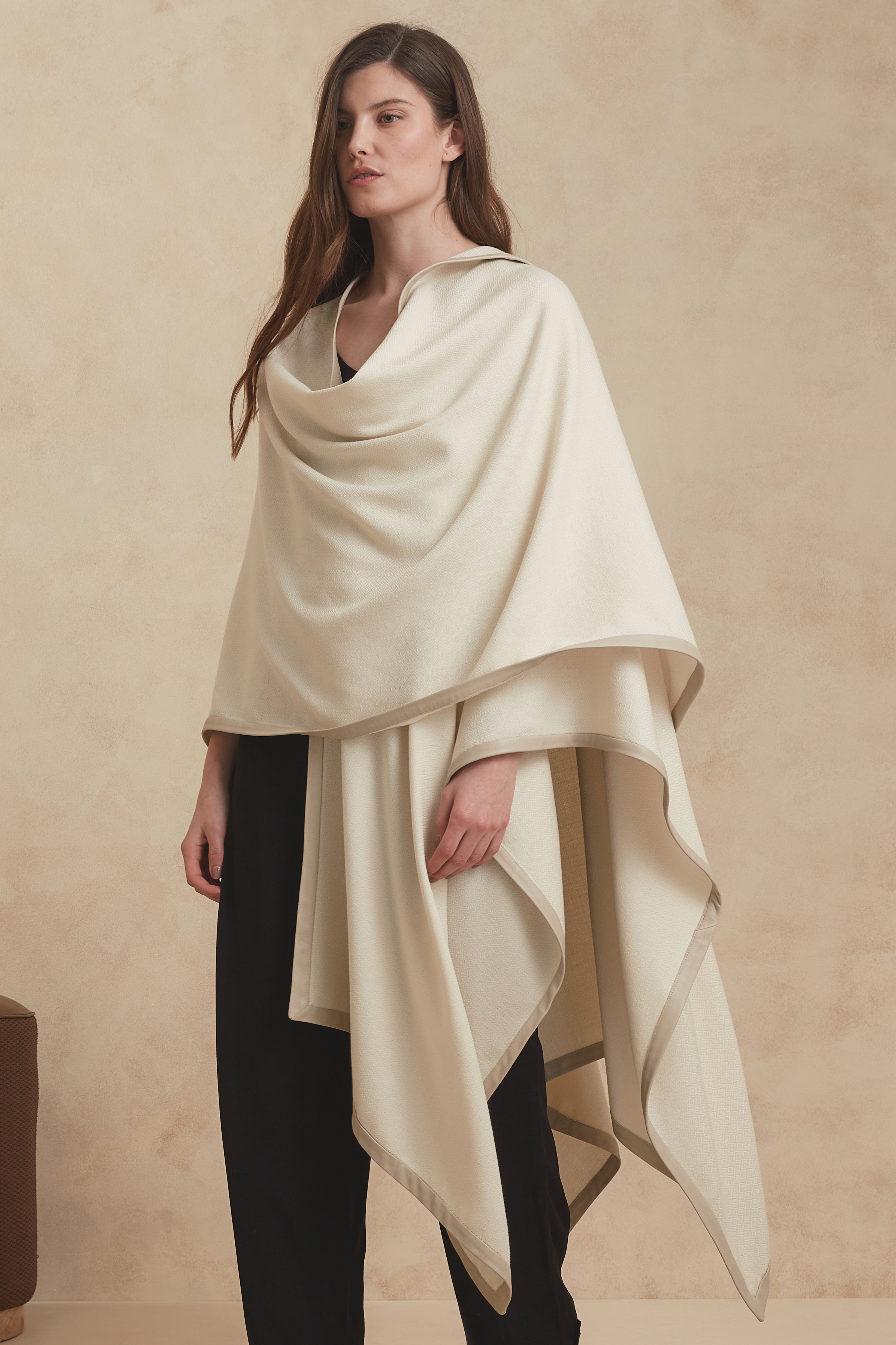 CAPA KAI - cashmere crudo