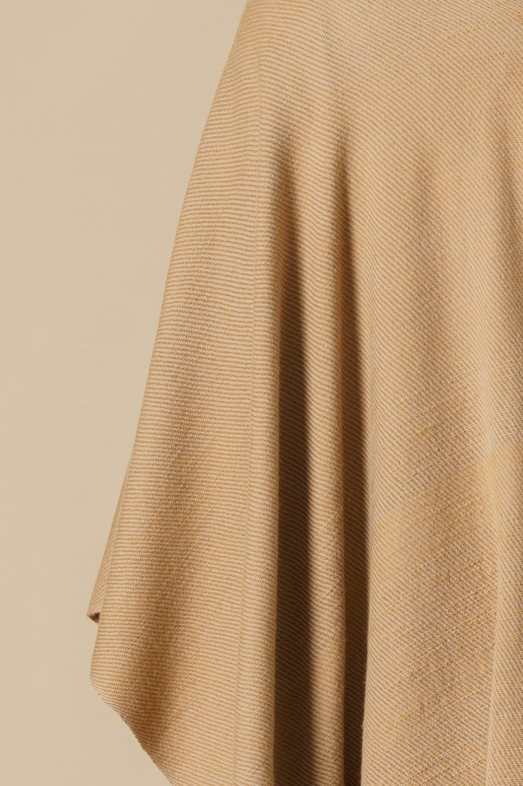 PONCHO VICUÑA