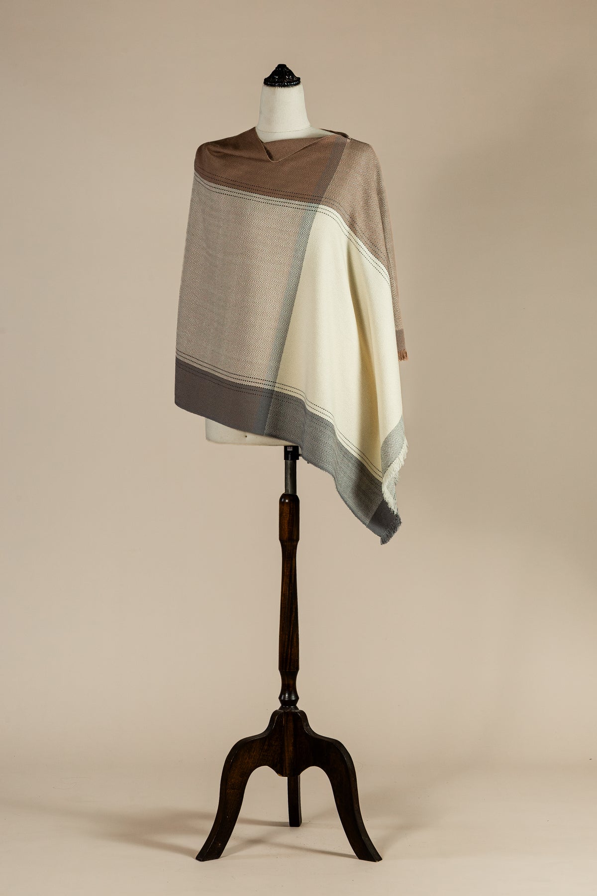 Poncho Shenu Crudo