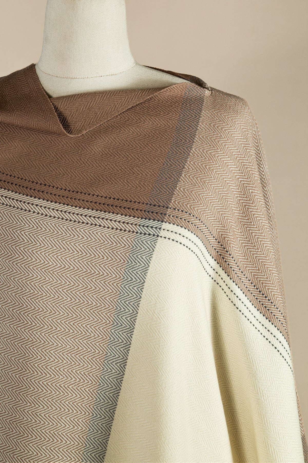Poncho Shenu Crudo