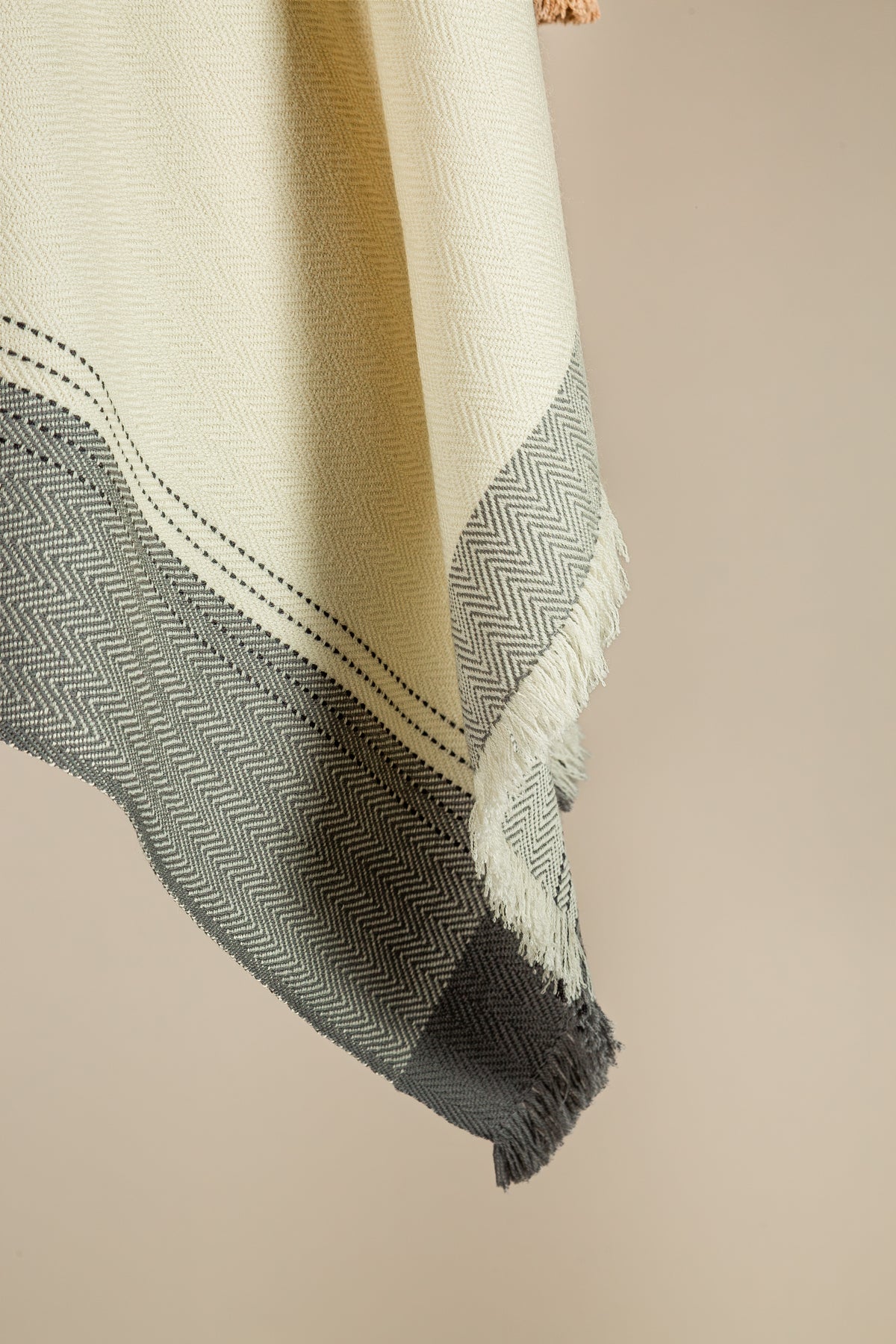 Poncho Shenu Crudo