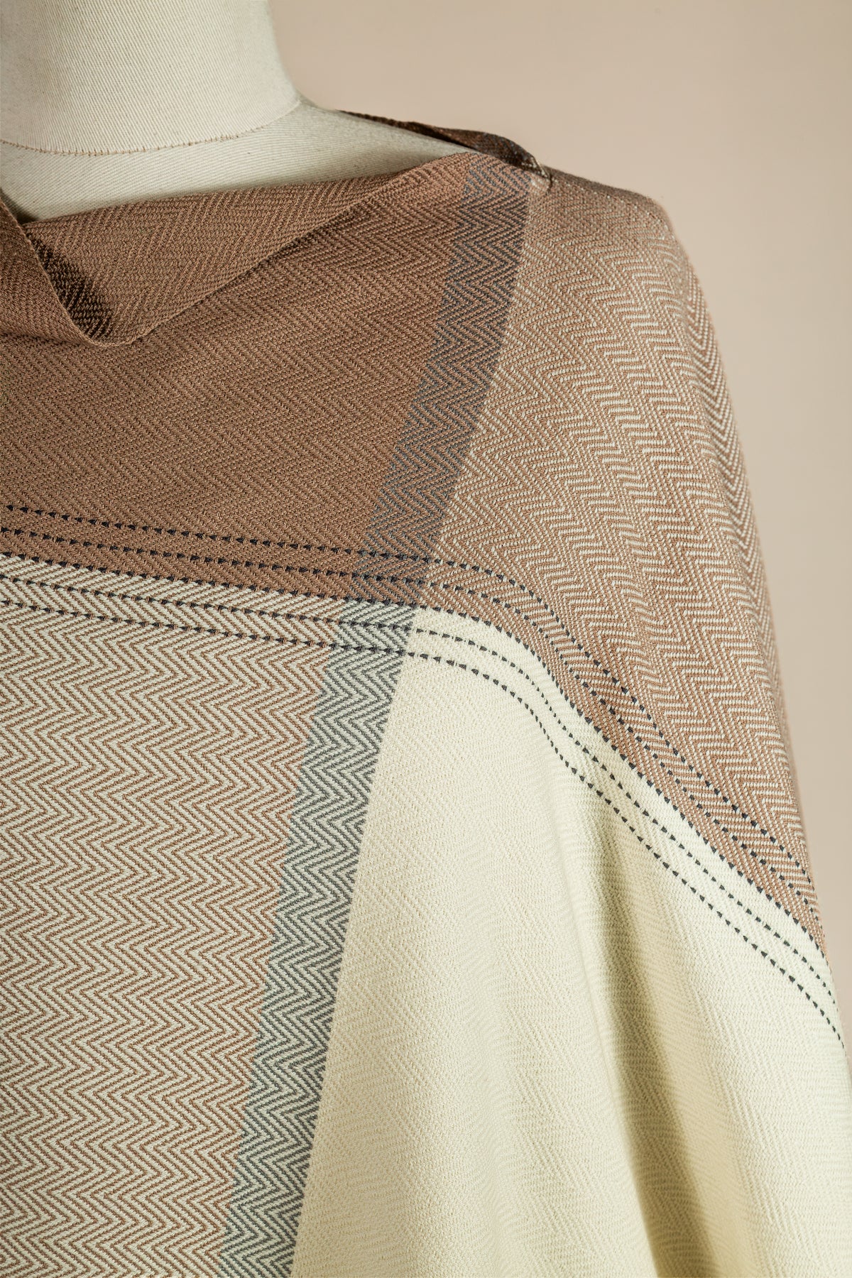 Poncho Shenu Crudo