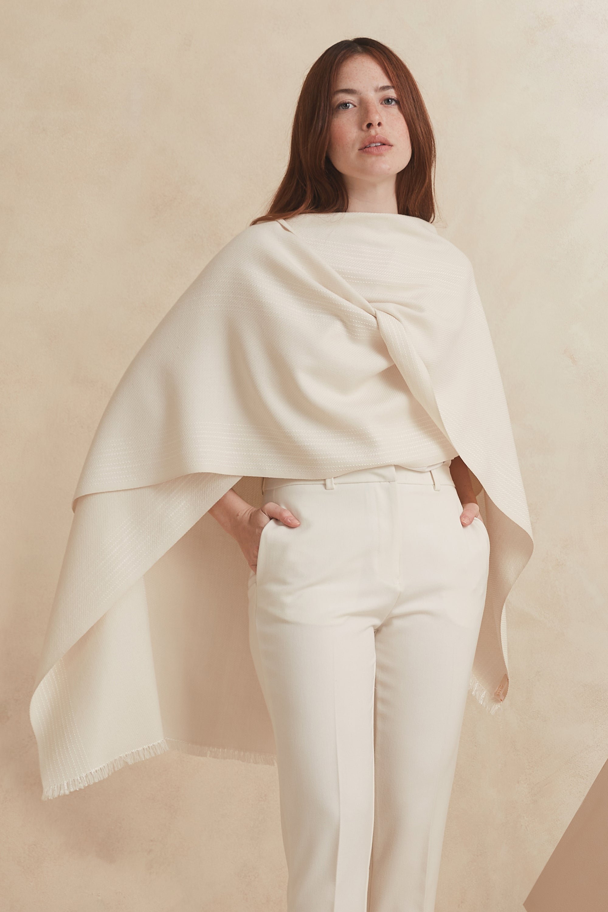 RUANA TANU - líneas de seda